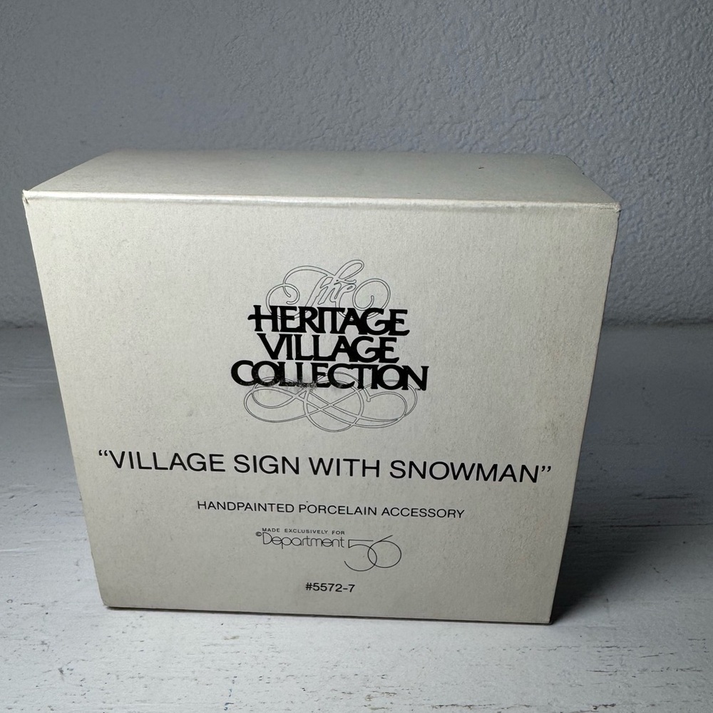 DEPT 56  "VILLAGE SIGN WITH SNOWMAN" ~ (1989) ~ **CHRISTMAS / HERITAGE VILLAGE**
